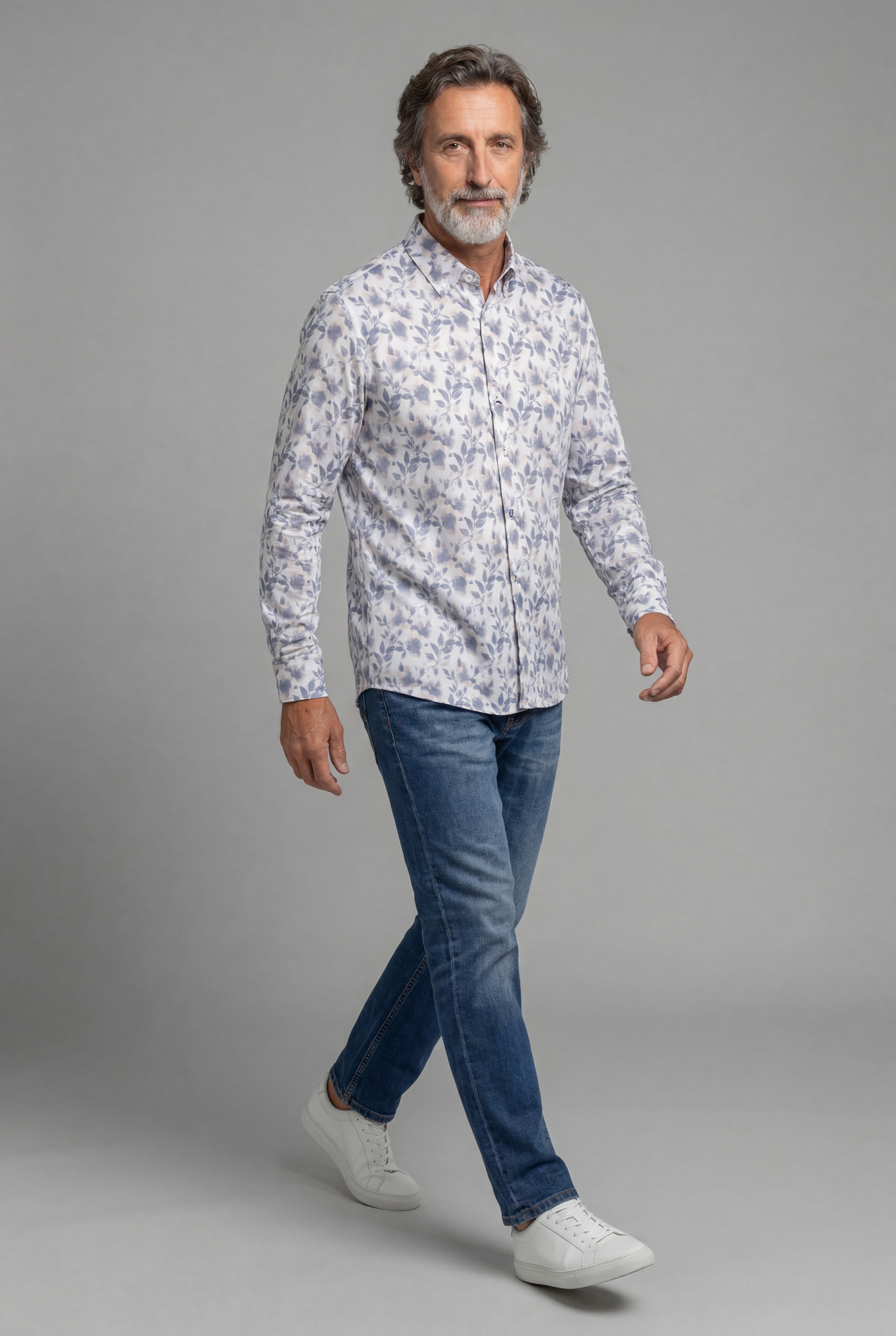 La chemise Frédéric Beau-fils - pied entier