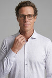 La chemise Gérard Beau-fils - plan poitrine